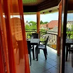 Harmonia Vendeghaz Appartement Balatonalmádi
