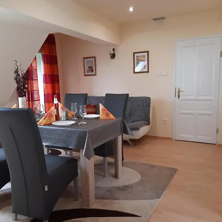 Harmonia Vendeghaz 아파트 *