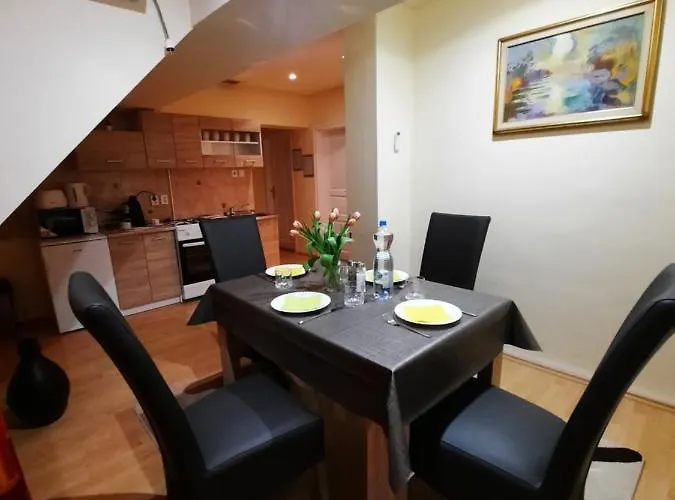 Harmonia Vendeghaz דירה *