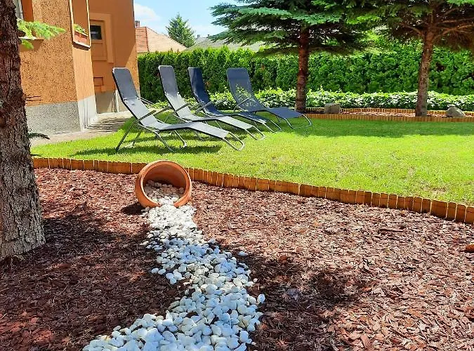 Harmonia Vendeghaz Appartement *